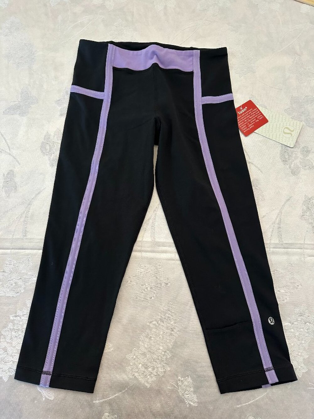 NWT Lululemon Mynah Crop Leggings Size 6 Black Lavender Luon